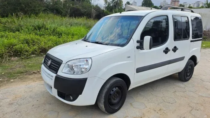 Fiat Doblo ELX 1.4 MPI Fire Flex 8V 4P 2011