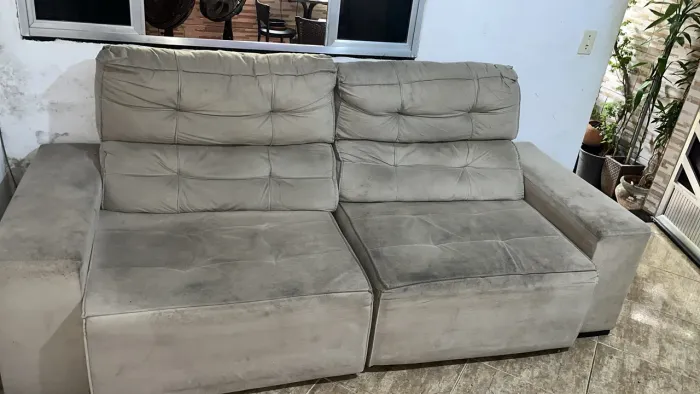 Sofá 2,30m à Venda - Confortável e Espaçoso!