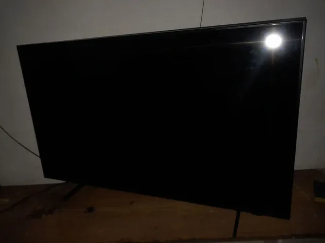 Vendo tv Samsung 1 ano d garantia 7 meses de uso, funcionando perfeitamente