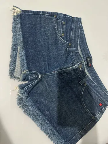 Short de marca