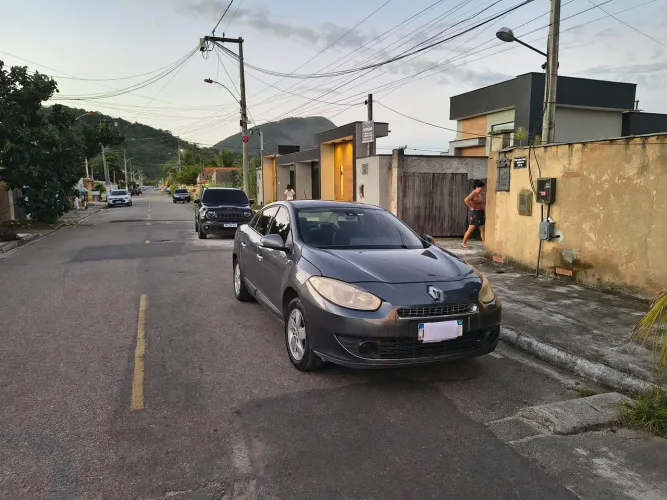 Renault Fluence Sed. Dynamique 2.0 16V Flex Aut. 2011