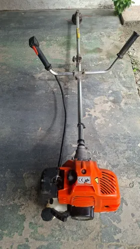 Vendo rocadeira a gasulina  marca nakasaki