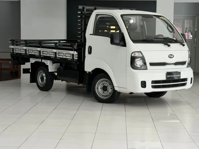 Kia Bongo K2500 com carroceria 