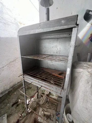 Vendo churrasqueira por 500 pra dar fim logo 