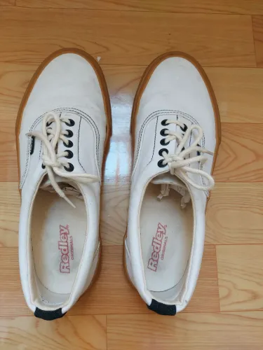 Tenis REDLEY TAM. 43 branco