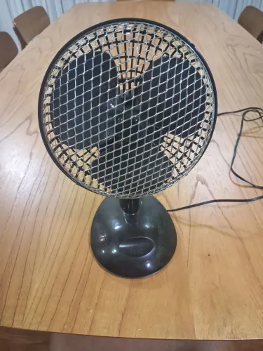 ?Mini Ventilador de Mesa Fame Personal Fan 127V - Preto