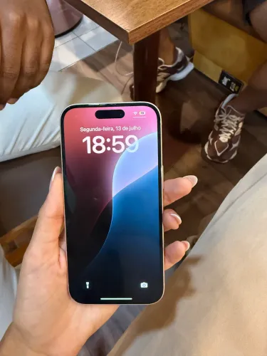 Vendo IPhone 15 128GB, sem detalhes