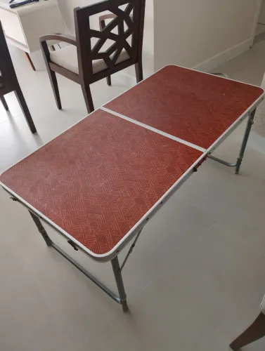 Mesa em alumínio 1,20 x 60 x 70 de altura dobrável.