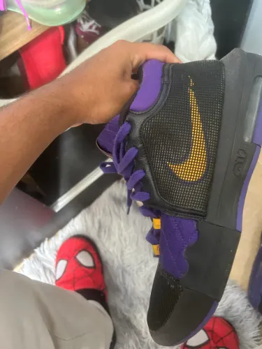Lebron witness 8 preto/roxo/amarelo