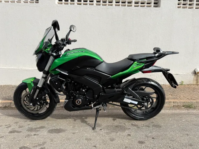 Vendo moto seminova Dominar sem detalhes