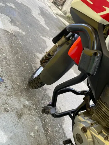 Vendo ou troco por dinheiro. BROS 160