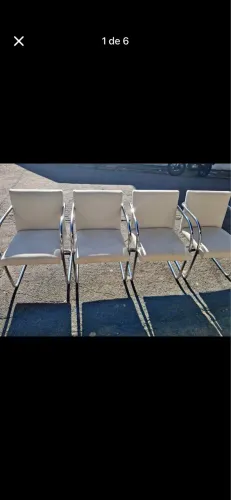 Conjunto de cadeiras em ótimo estado