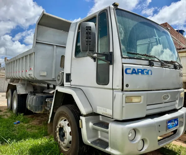 Ford 2428 2011 Basculante Único dono!