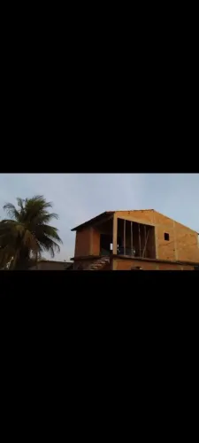 Vendo amplo terreno composto de 2 casas simples germinadas no térreo+sobrado independente.