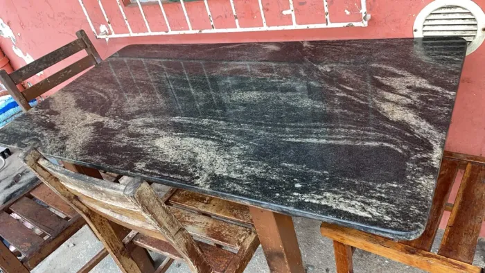 Pedra de mármore 1.40 x 75 Valor: 400 negociável