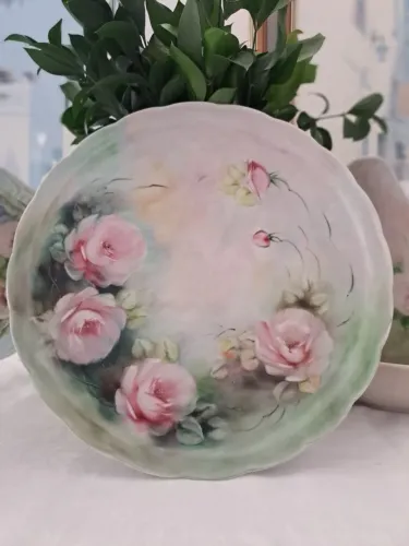 Prato Antigo em Porcelana Pintado à Mão Floral 31 cm