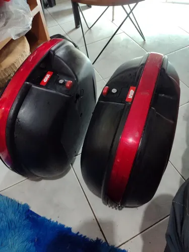 Par Baú Lateral Givi 40L