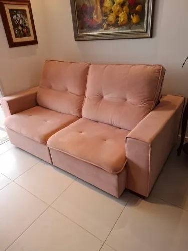 Sofá retrátil impecável