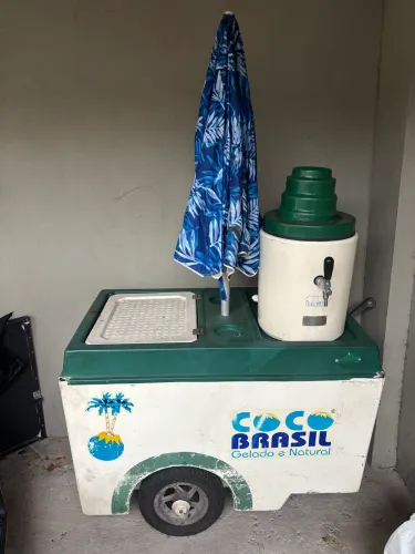 Carrinho de água de coco