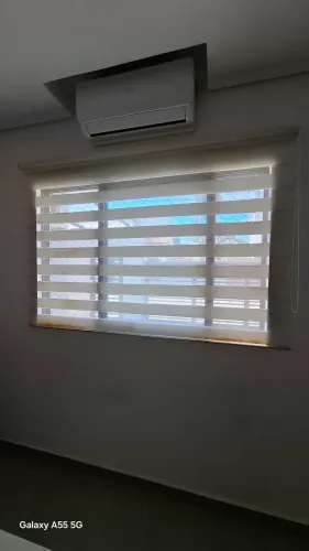 02 persianas rolo 200x100cm para janela ou porta. Motivo: mudança para o RS
