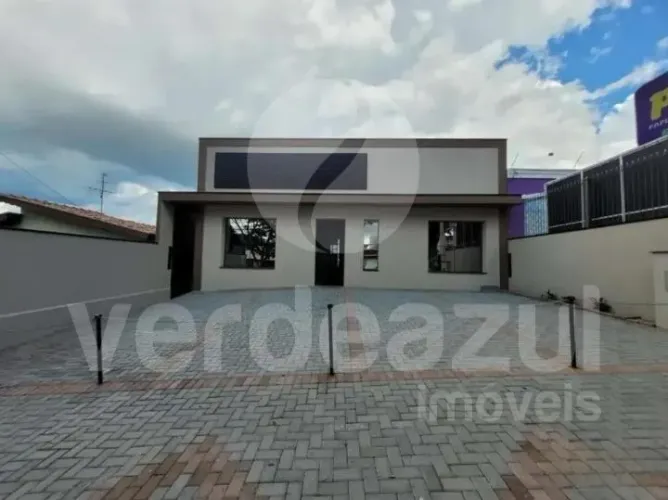 Casa comercial com 10 salas
