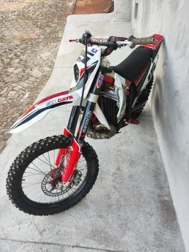Vendo ou troco Gas Gas por CRF 250f 