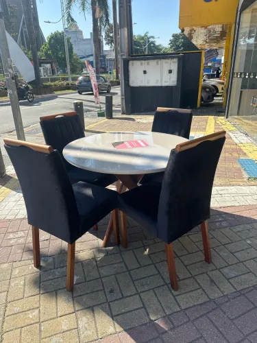 Mesa de Jantar com 4 Cadeiras Nova
