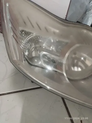 Farol Ford  Focus  lado direito 2013