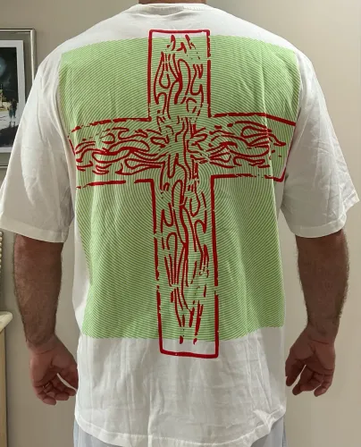 camiseta branca da Hellstar com uma estampa gráfica de Jesus