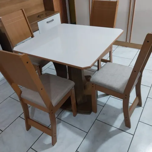 Mesa 4 cadeiras em linho novinha posso entregar