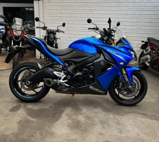 SUZUKI GSX 1000F 2017 ABS - 17.700KM | MANUAL + CHAVE RESERVA + BOLSA FERRAM. | IMPECÁVEL