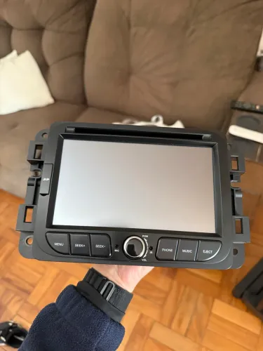 Multimídia Renegade com moldura 7 pol