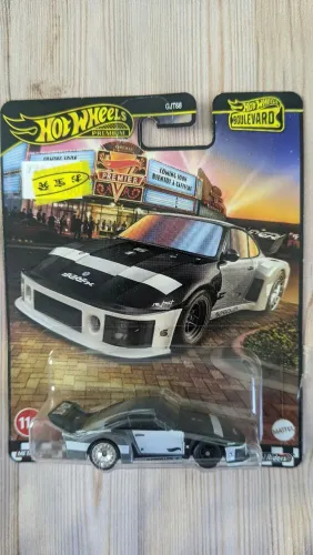 Hot Wheels Porsche 935 Boulevard