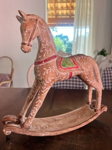 Cavalo balanço Natal em resina produto importado 32x31x8cm