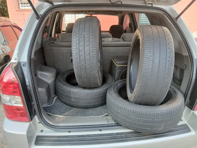 Pneus Bridgestone aro 16 185/5516 83V Radial