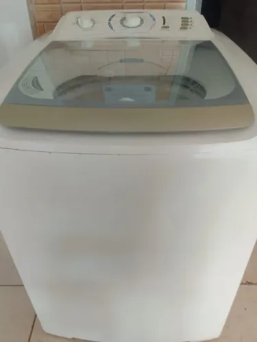 Máquina de lavar Electrolux 12kg funcionando
