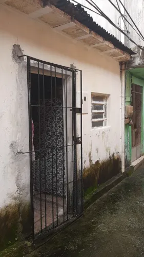 Vendo casa pequena