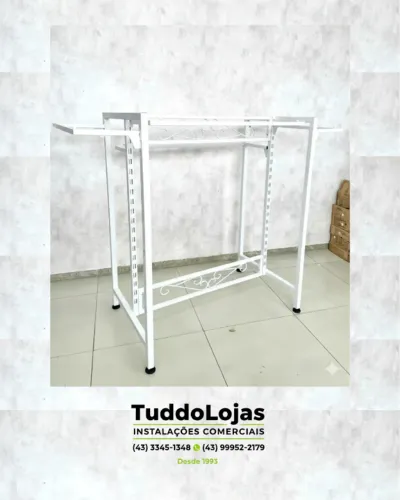 Arara Para Roupas de Centro de Cremalheira