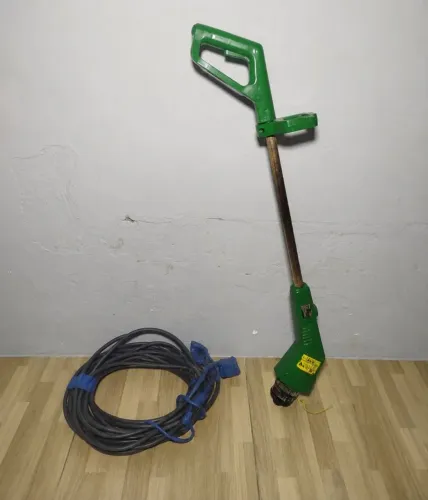 Roçadeira Elétrica Black+Decker GL400-B2 - 750W - 220V