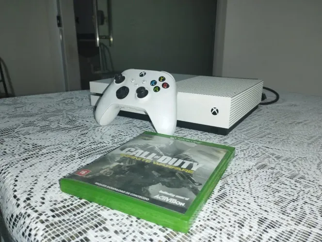 Xbox One S + Controle original e 1 jogo