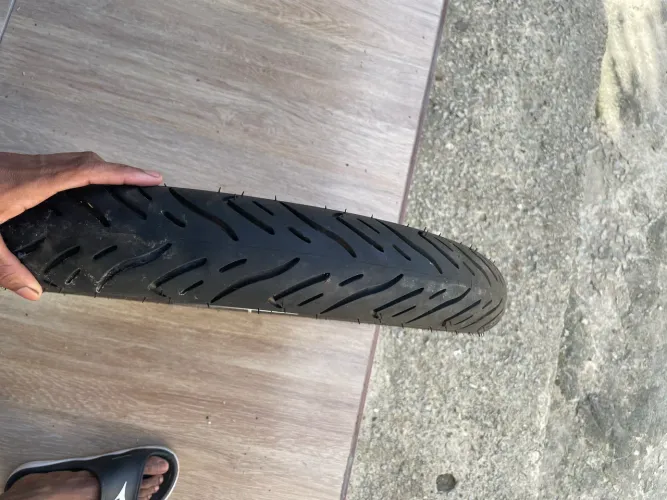 Roda e pneu de 160 start! Tá zera 
