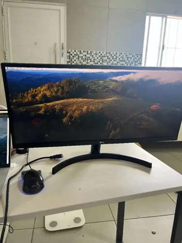 Monitor LG 29' IPS, Ultra Wide, Full HD, HDMI, VESA, Ajuste de Ângulo, HDR 10, 99% sRGB, F