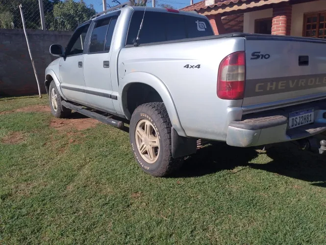 Chevrolet S10 Pick-up Exec. 2.8 4X4 CD TB Int.dies 2006