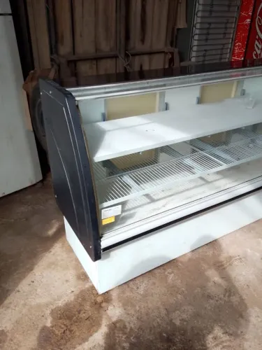 BALCÃO REFRIGERADO E EXPOSITOR COM VIDRO CURVO 2 PORTAS  110v GAS R-134A