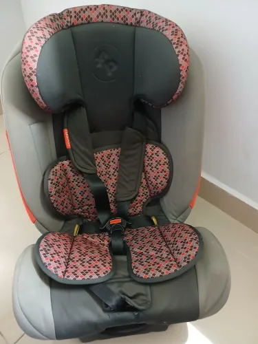 Cadeirinha Fisher Price com Isofix- 0 a 36kg
