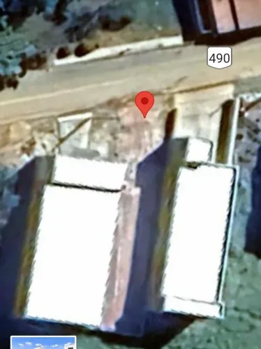 Lote comercial de 360 M2, já aterrado, com paredes laterais, na rua Jorge Chaud 