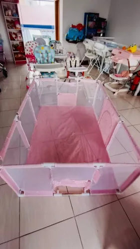 Cercado rosa gigante 1,80x1,20 desmontavel, usado cm pequenas marcas normais