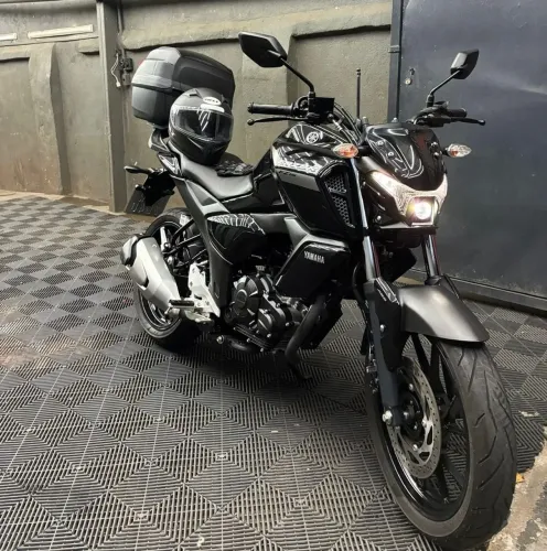YAMAHA FAZER 15 / 2023 preta / ABS SEMINOVA