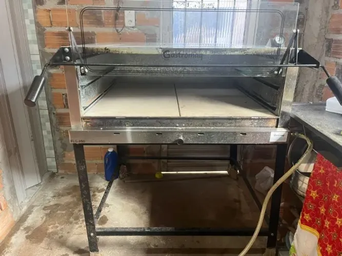 DESAPEGANDO - Vendo forno guilhotina Gastromaq