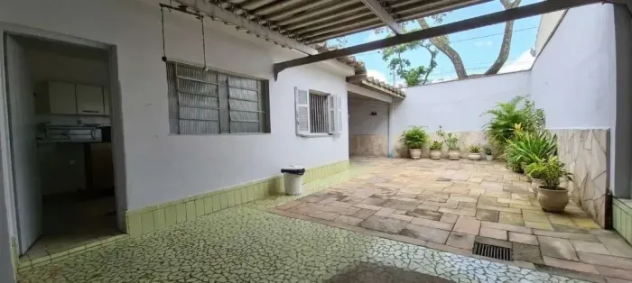 Sobrado para alugar comercial e residencial 224m²/3 quartos/6 vagas/quintal/Jardim-Rudge R